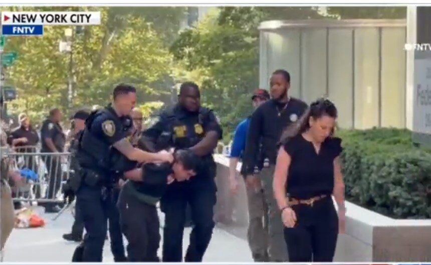 Man captured after explosion in front of federal building with ICE and FBI offices in New York Man captured after explosion in front of federal building with ICE and FBI offices in New York