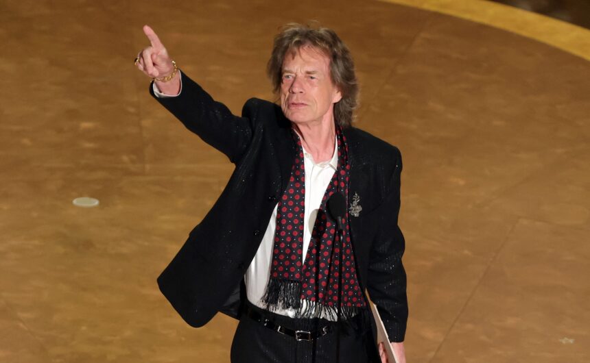 Mick Jagger suffers another defeat for England against Argentina and his reaction goes viral