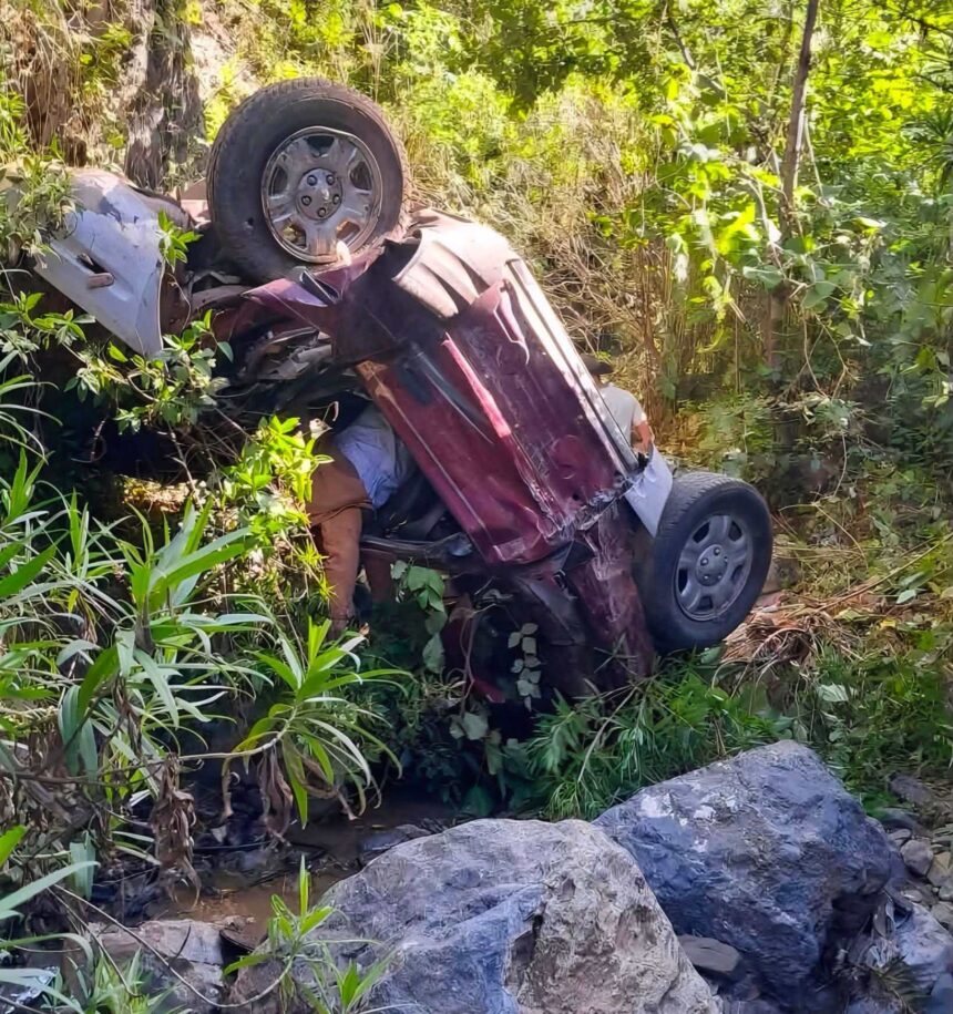 One person dies after a vehicle fell into a ravine in Chiantla, Huehuetenango