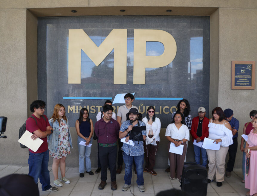 Organizations reject the elimination of academic records in the USAC and demand an investigation Organizations reject the elimination of academic records in the USAC and demand an investigation