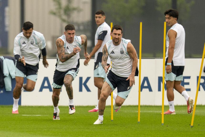 Scaloni analyzes changes after Argentina’s last training session for the World Cup final against Spain