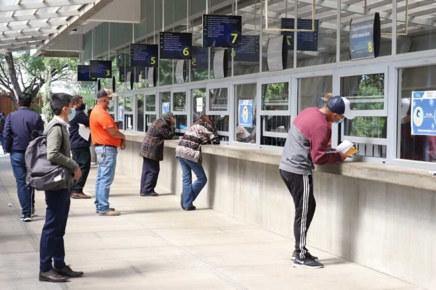 Students demand an explanation from Registry and Statistics for the disappearance of their academic records in the USAC Students demand an explanation from Registry and Statistics for the disappearance of their academic records in the USAC