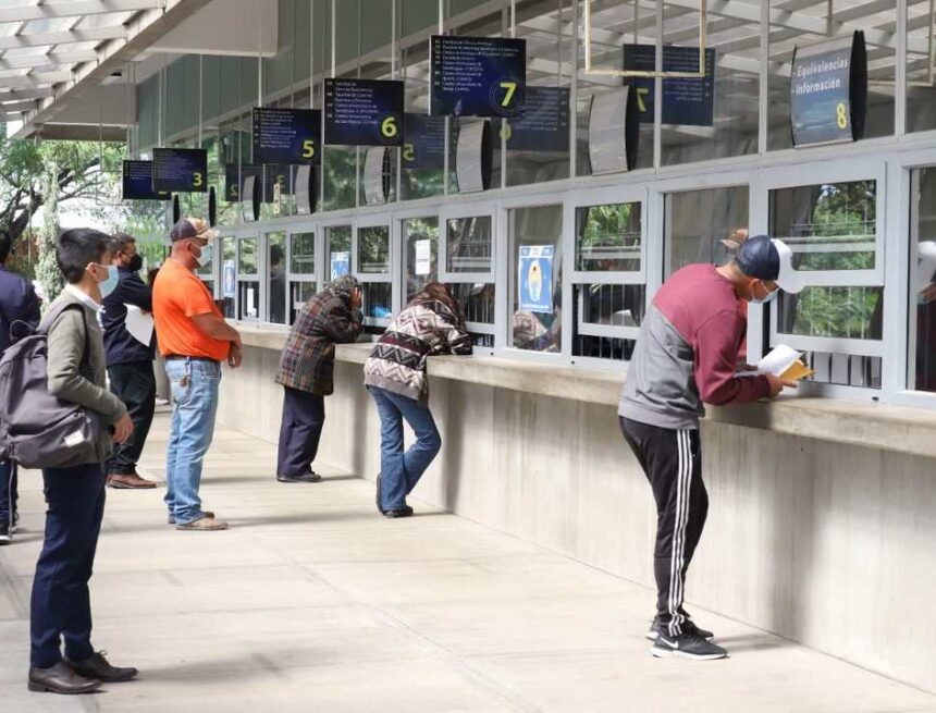 Students demand an explanation from Registry and Statistics for the disappearance of their academic records in the USAC Students demand an explanation from Registry and Statistics for the disappearance of their academic records in the USAC