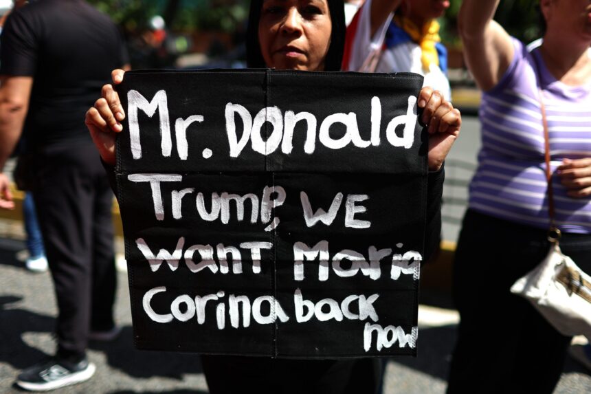 The opposition in Venezuela holds the first demonstrations after the double earthquake and two years after the 2024 presidential elections