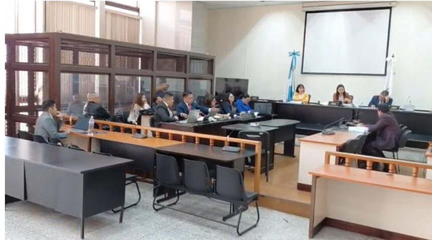 They ask for sentences of up to 32 years for alleged members of Los Topacio, a gang accused of looting properties