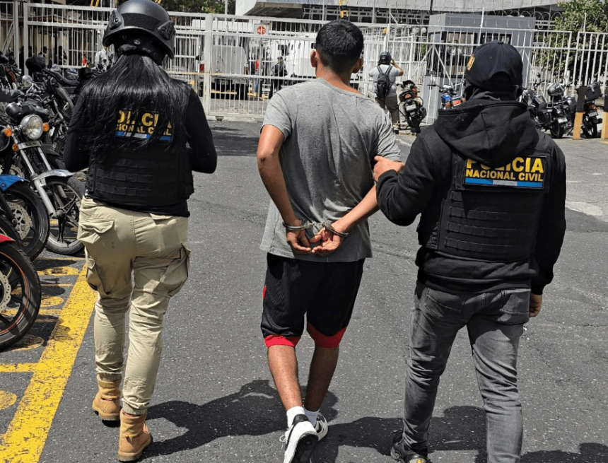 They capture 29 alleged criminals in operations; among them, members of the White Fence criminal gang