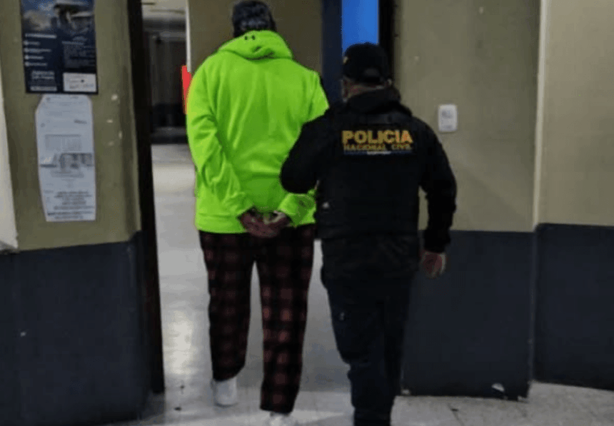 They capture an alleged Colombian lender for demanding installments under threats and trying to bribe the PNC