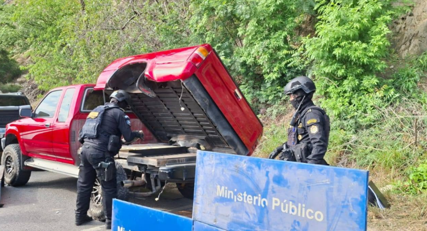They seize more than 90 packages of possible cocaine that were transported in a pickup truck in Zacapa