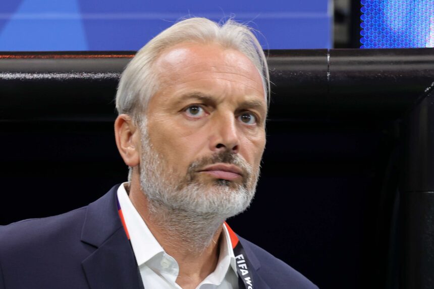 This is how the DR Congo coach found out about his father’s death in the middle of a conference after losing against England