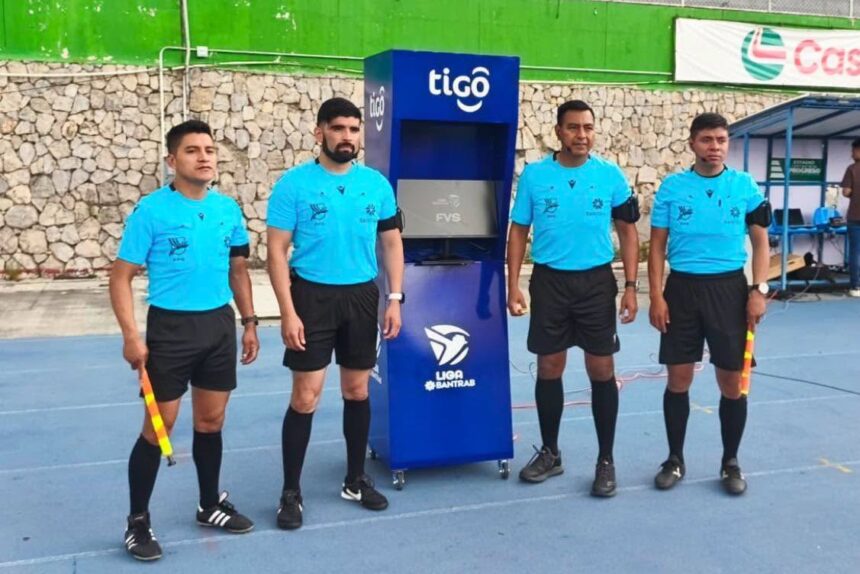 This is how the referee support system promoted by Fifa works This is how the referee support system promoted by Fifa works