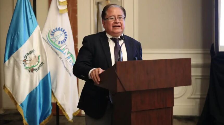 Víctor Hugo Ventura leaves the position of minister and assumes vice minister Erwin Barrios Víctor Hugo Ventura leaves the position of minister and assumes vice minister Erwin Barrios