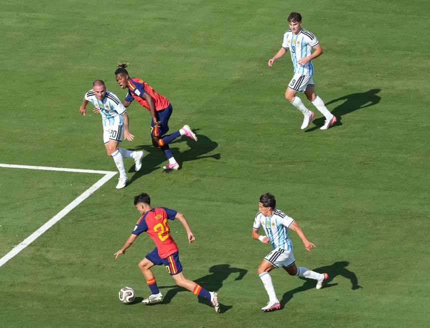 Why are they asking to repeat the 2026 World Cup final between Argentina and Spain?