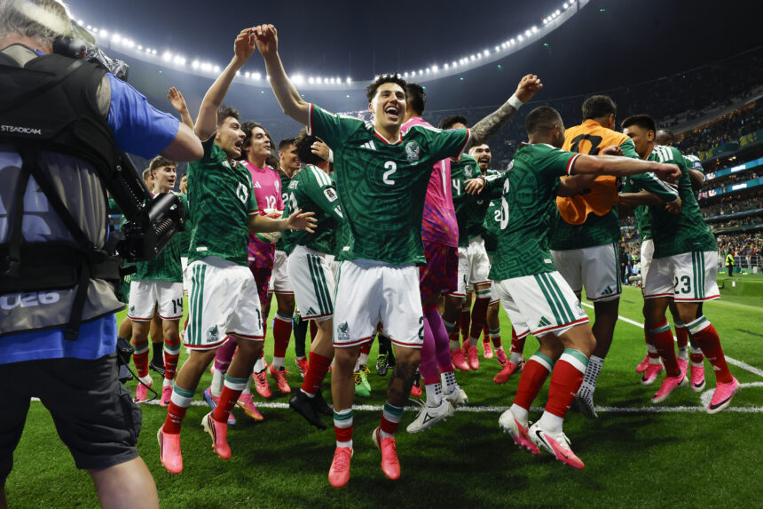 With Haaland masks! Mexico imitates the popular “rowing” of Norway after reaching the round of 16 of the World Cup With Haaland masks! Mexico imitates the popular “rowing” of Norway after reaching the round of 16 of the World Cup