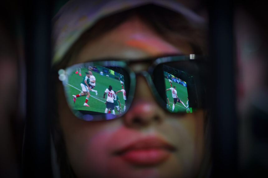 “You’re dead” video shows threats from fans to a former English player in Mexico’s match against England “You’re dead” video shows threats from fans to a former English player in Mexico’s match against England