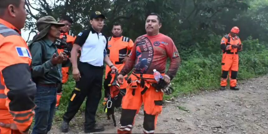 the dramatic rescue of the firefighter who was trapped in the Pochuta mountain the dramatic rescue of the firefighter who was trapped in the Pochuta mountain