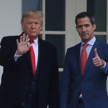 cómo EE.UU. tutela los intereses opuestos de gobierno y oposición en Venezuela