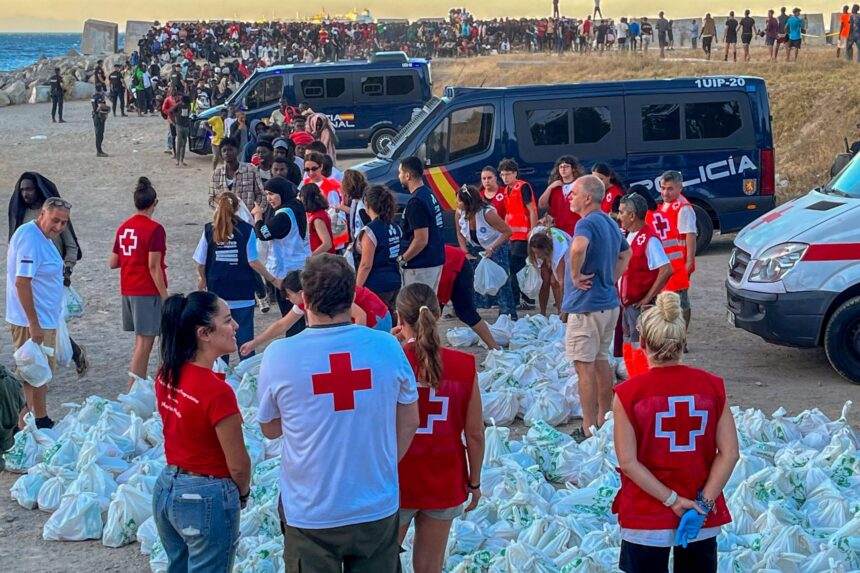 el dilema de qué hacer con los niños no acompañados que llegaron a Ceuta y que España no sabe a quién devolver