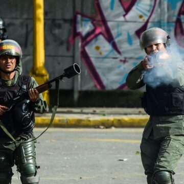 los venezolanos que reconocieron en una telenovela al militar responsable de sus detenciones