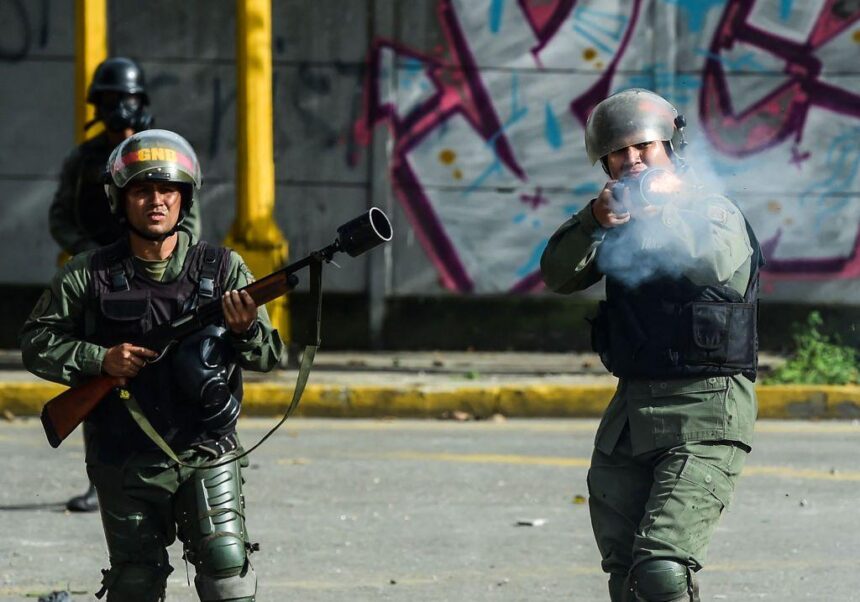 los venezolanos que reconocieron en una telenovela al militar responsable de sus detenciones