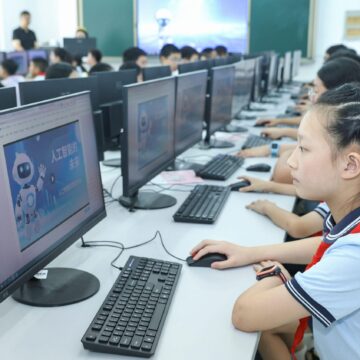 Por qué España registró sus peores resultados educativos en la historia del informe PISA (y las causas de que hayan caído en todo el mundo)