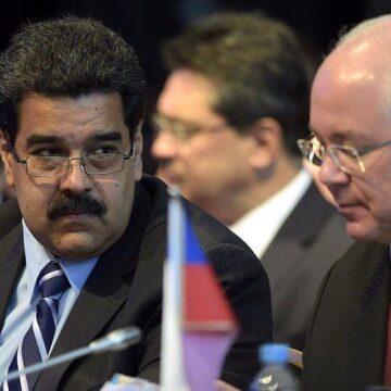 Un gobierno de transición como el de Delcy Rodríguez no debería tomar decisiones tan importantes como entregar el petróleo a EE.UU.